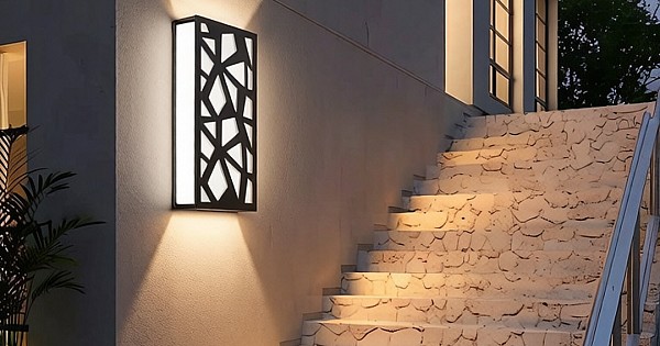 جداري مستطيل خارجي همر اسود لون الانارة اصفر 24 واط