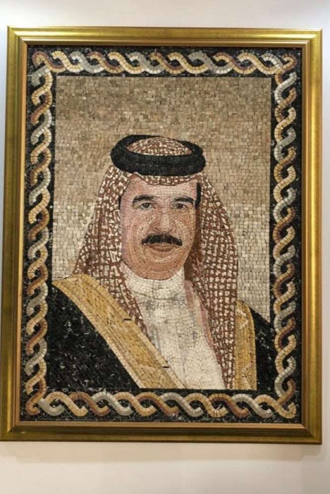 لوحة فسيفساء الرخام لجلالة ملك البحرين | لوحة رخامية فاخرة