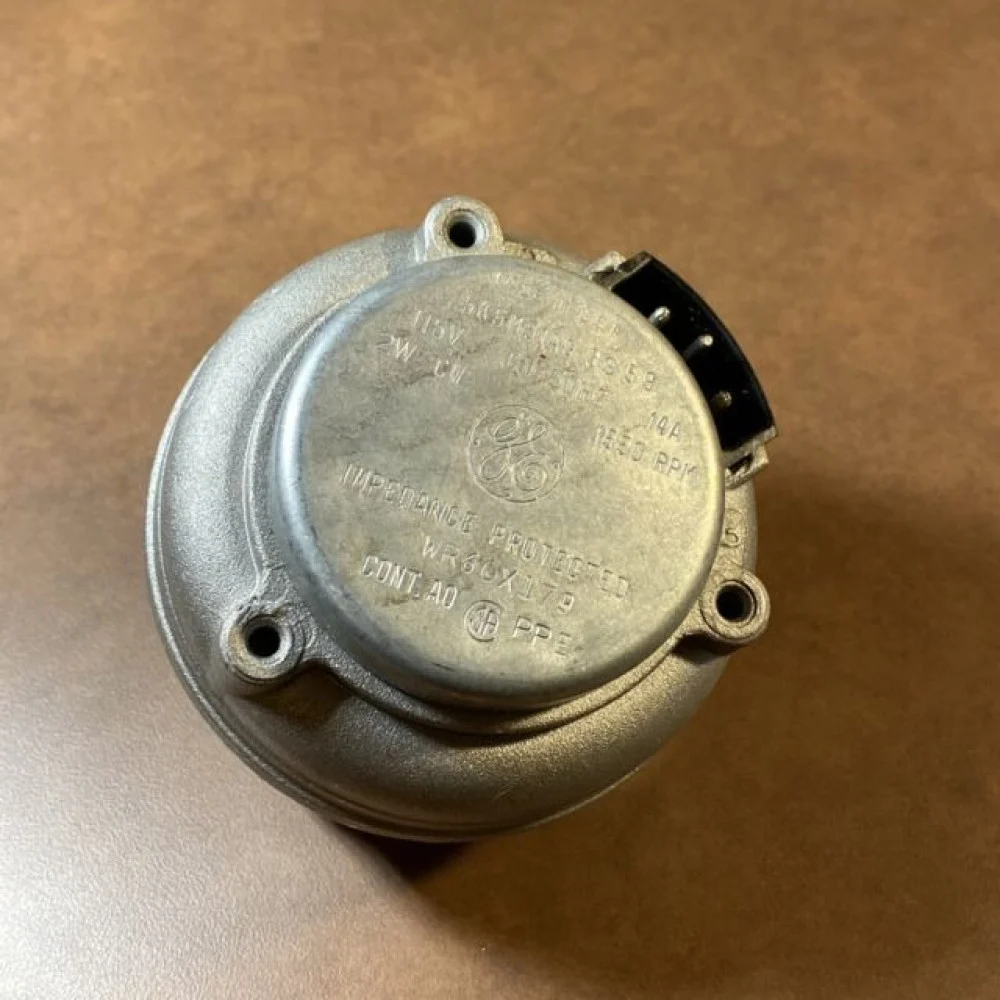 02461A# مروحة كوندنسر ثلاجه امريكي 110 فولت / 5KSM51AC 3455 CONDENSER MOTOR GE 2W 115V CW RPM 1550 .25AMP