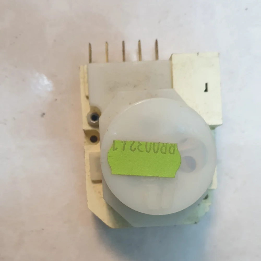 #03241k تايمر ثلاجة كالفيناتور كوري / TIMER FOR REFRIGERATOR KALVINATOR 5 terminals 115V