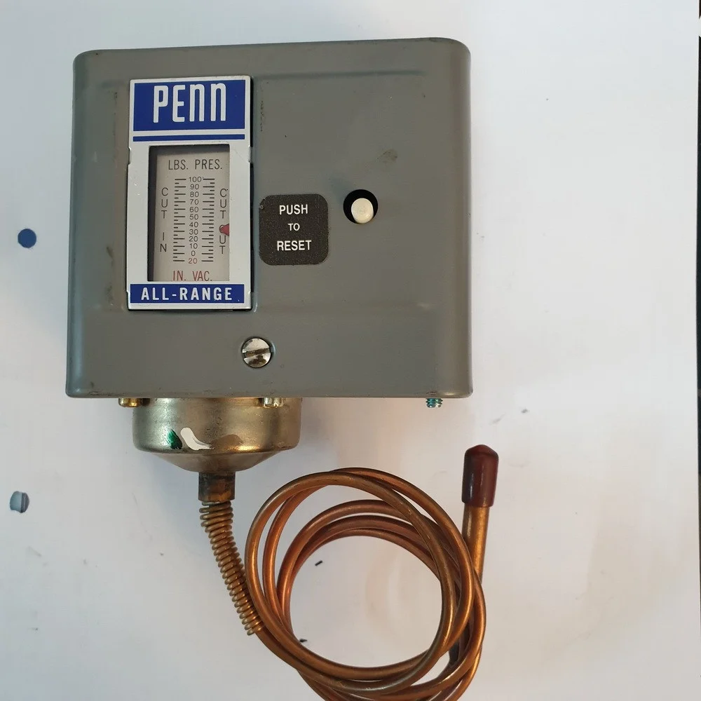 #04878A برشر كونترول جونسون كونترول /PRESSURE CONTROL RANGE -20 PLUS 100 WITH RESET