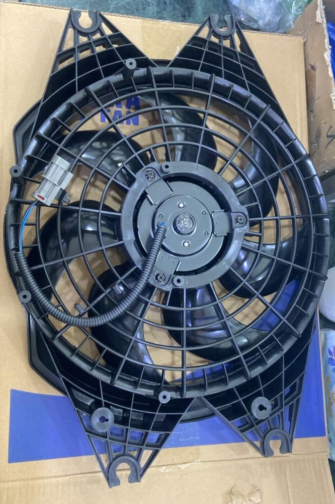 #12135C مروحة دينا هيونداي 24 فولت  RADIATOR FAN FOR HYUNDAI DYNA 2024 HD65 TRUCK 24V