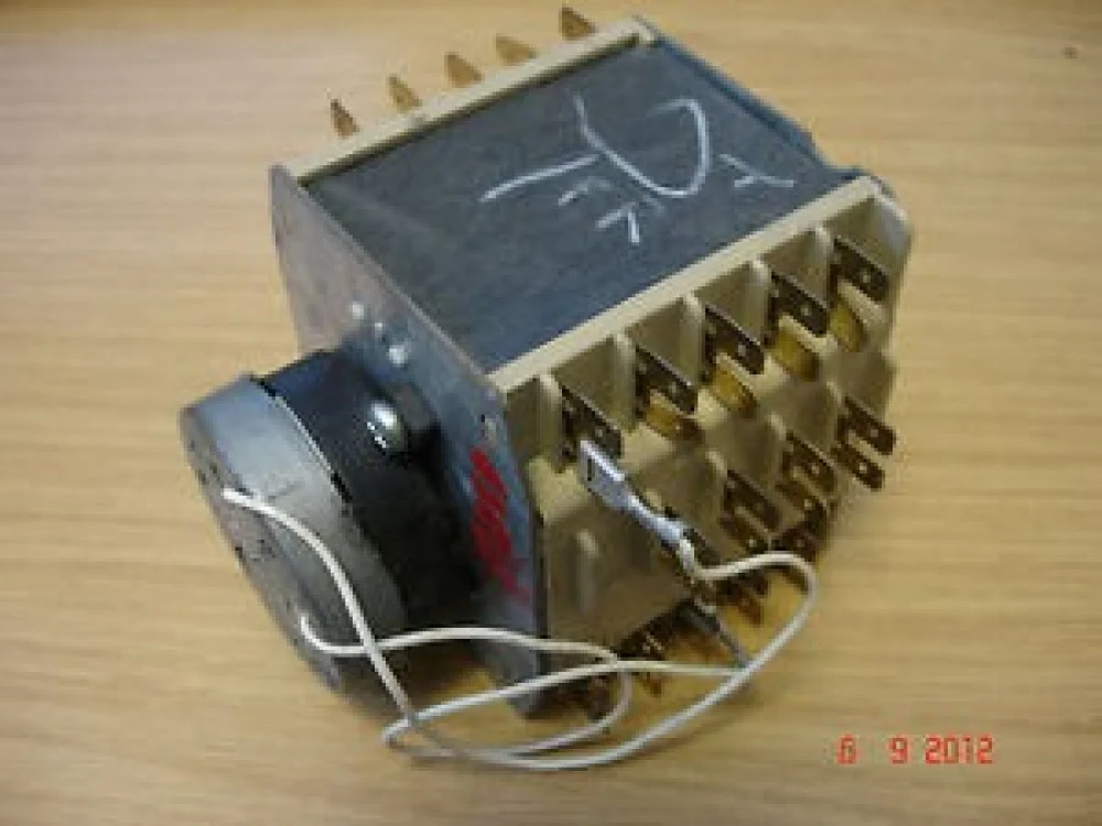 02341Y#  تايمر غساله اندست ايطالي ؟ TIMER WASHING MACHINE INDEST 328 250V