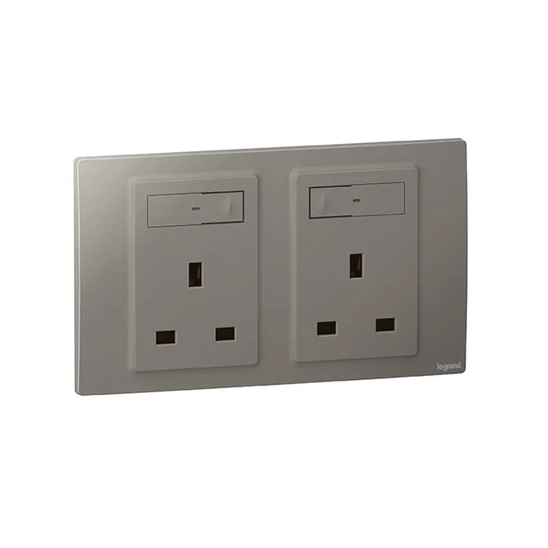 ليجراند - مقبس فردي Mallia Senses، BS، مزود بالطاقة، 13A 240V، مجوز، Dark Silver