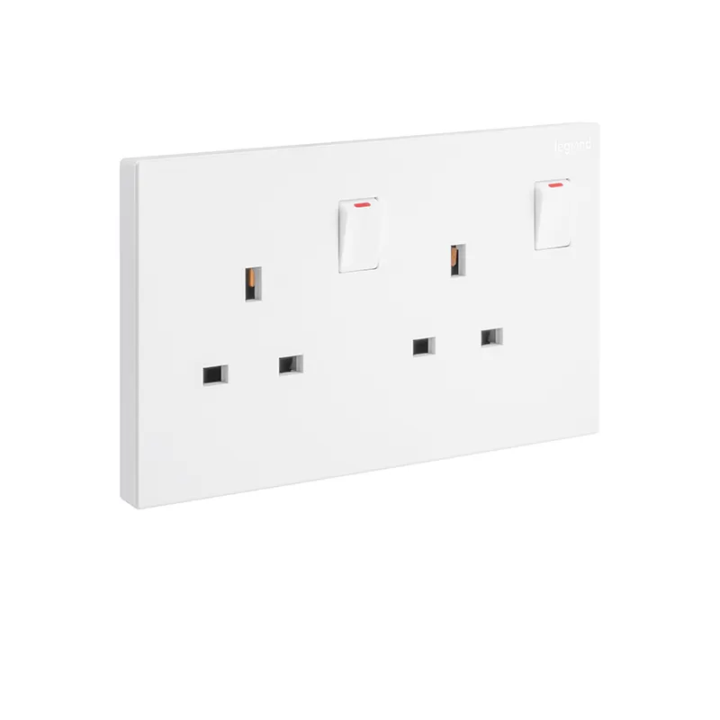 ليجراند - مقبس مزدوج Galion، BS، 2 موديول، مفتاح، 13A، 250V، White