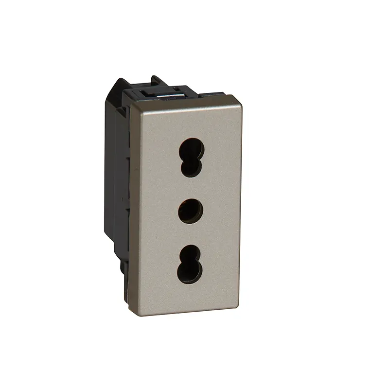 ليجراند - مقبس Arteor، إيطالي، 10/16A 250V، 2P+E، 1 Module، Champagne