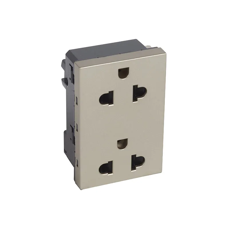 ليجراند - مقبس Arteor، أوروبي/أمريكي، 15A 127V/16A 250V، 2x2P+E، 3 موديول، مع Shutters، Champagne