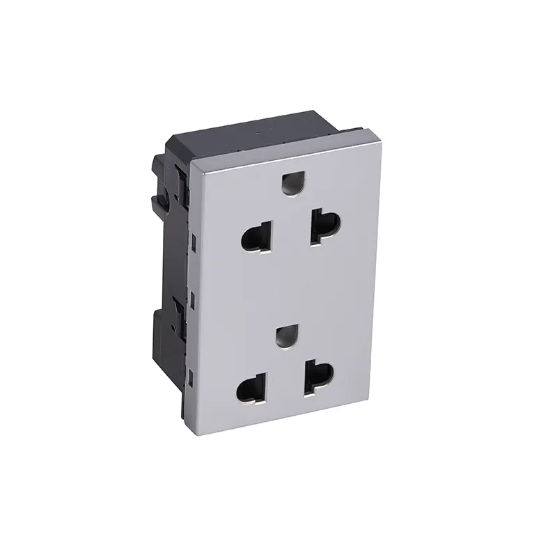 ليجراند - مقبس Arteor، أوروبي-أمريكي، 15A 127V/16A 250V، 2x2P+E، 3 موديول، مع Shutter، Aluminium