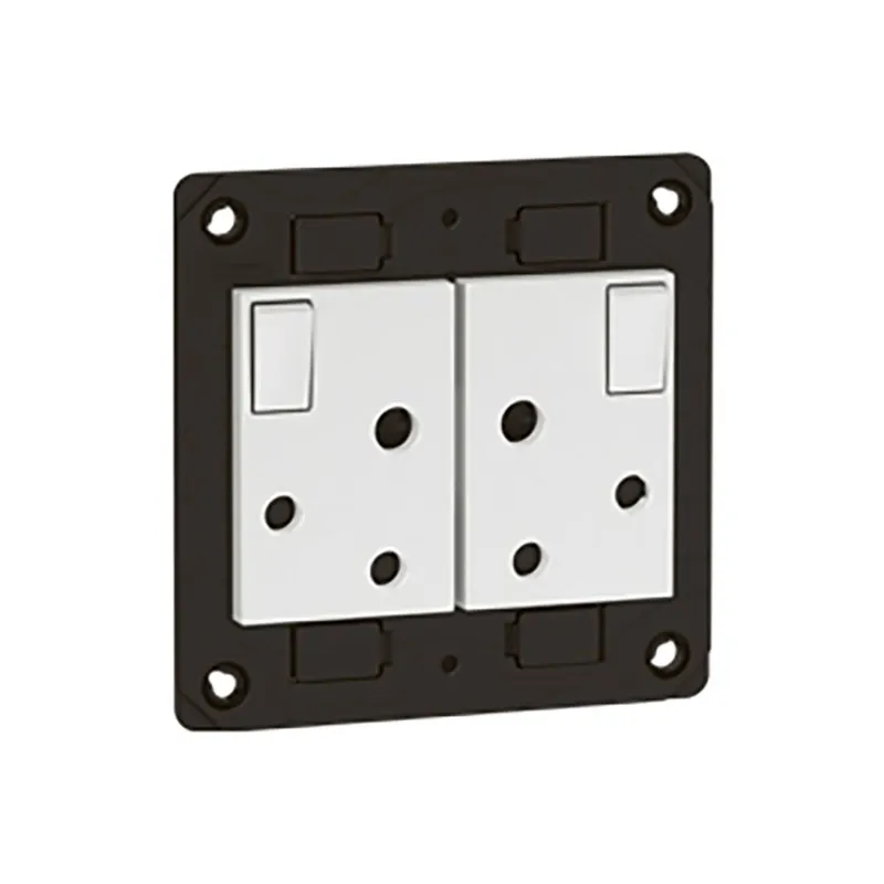 ليجراند - مخرج الطاقة جاهز Arteor، جنوب أفريقي، 16A 250V، 2x2P+E مفاتيح، مع غطاء، مجوز، White