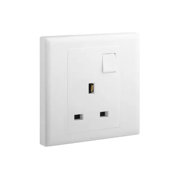 ليجراند - مقبس إلوي، بريطاني، مفرد، Switched، 13A، 250V، أبيض