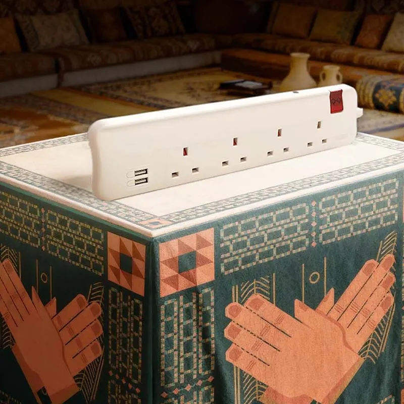 ليجراند - وصلة كهرباء متعددة المقابس مع منفذي USB، المعيار البريطاني، 4 مقابس 2P+E، سلك 3 متر، أبيض/رمادي
