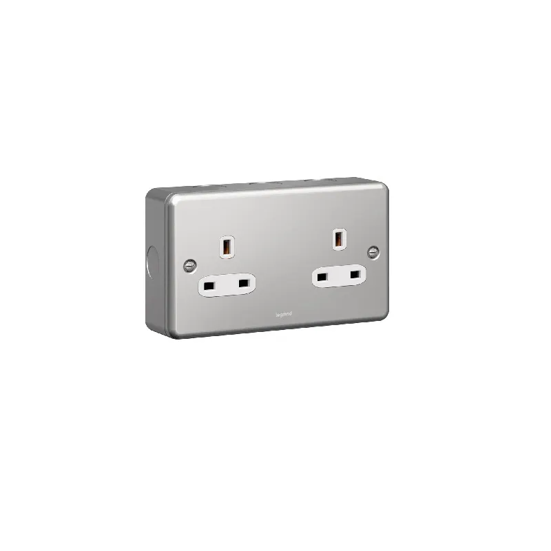ليجراند - فيش مجوز سينرجي - 13 أمبير - 250 فولت - Metalclad