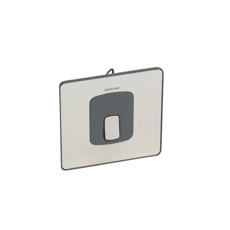 ليجراند - مفتاح سخان سينرجي - 20 أمبير - 250 فولت - Sleek - ستانليس ستيل - مع لمبة بيان