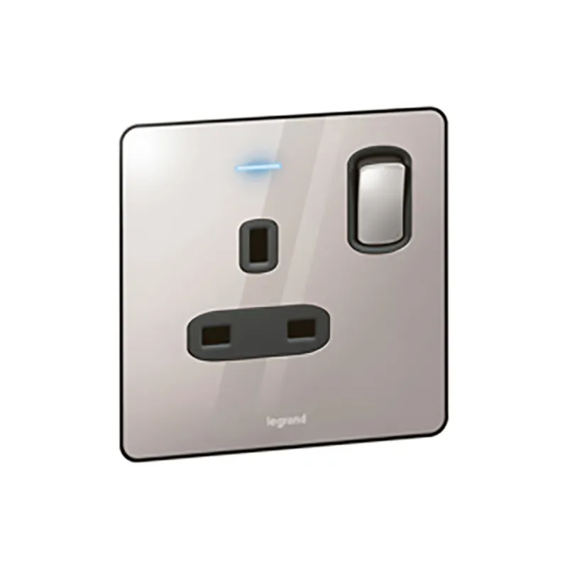ليجراند - مقبس مزدوج Synergy Sleek، 1 موديول، مفتاح، 13A، 250V، مزود بمؤشر طاقة LED أزرق، Polished  Stainless Steel