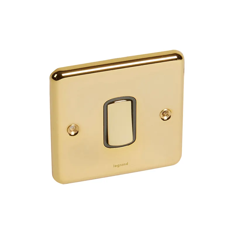 ليجراند - مفتاح Synergy Authentic، مفرد، خط 2، 20AX، 250V، Glossy Gold