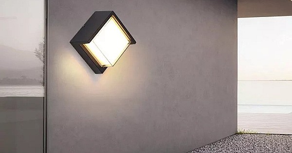 لمبات جداري لكشاف بوابة خارجي لون الإنارة اصفر شكل مربع تصميم عصري حديث 12 واط