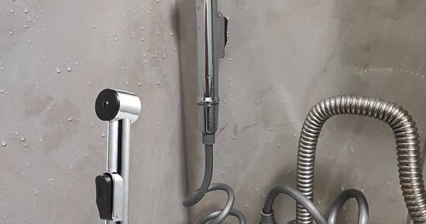 رأس شطاف حمام دائري كروم كلاسيكي