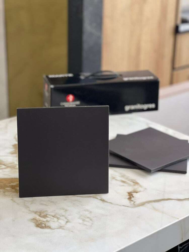 بورسلان Casalgrande Padana Unicolor Nero أسود معدني 8 ملم