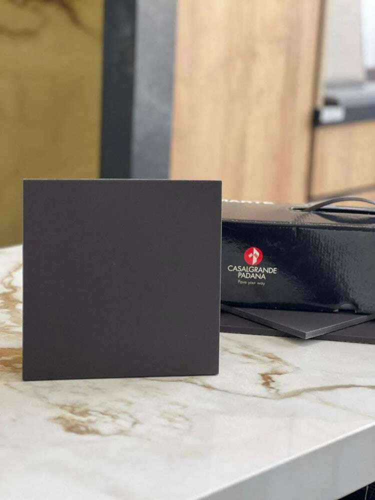 بورسلان Casalgrande Padana Unicolor Nero أسود معدني 8 ملم