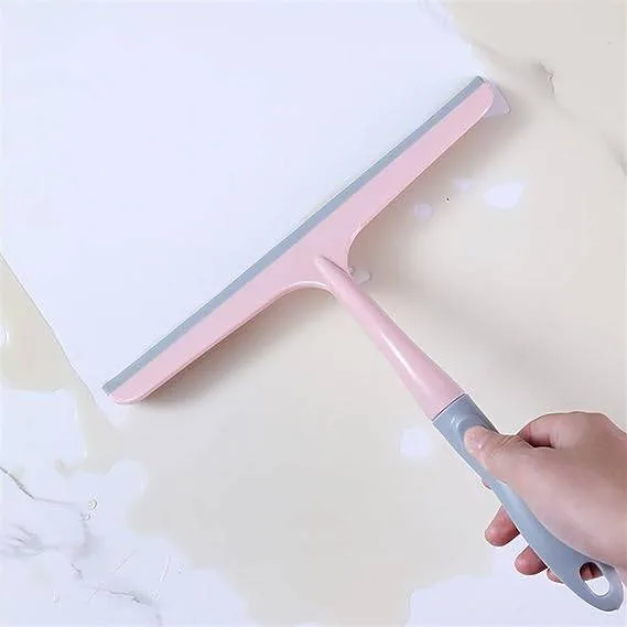 مساحة زجاج بلاستيك